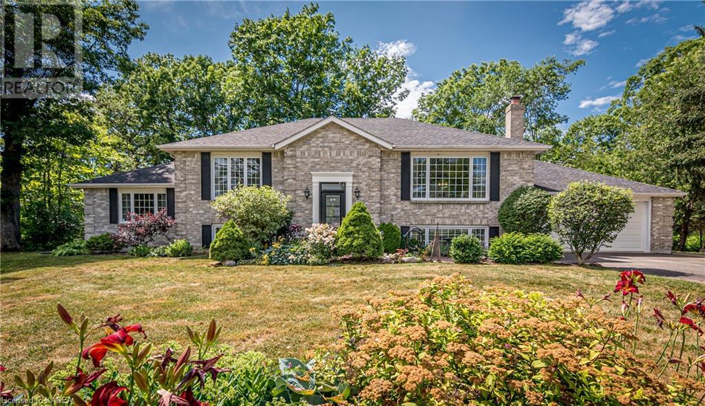 12 OAKWOOD Crescent