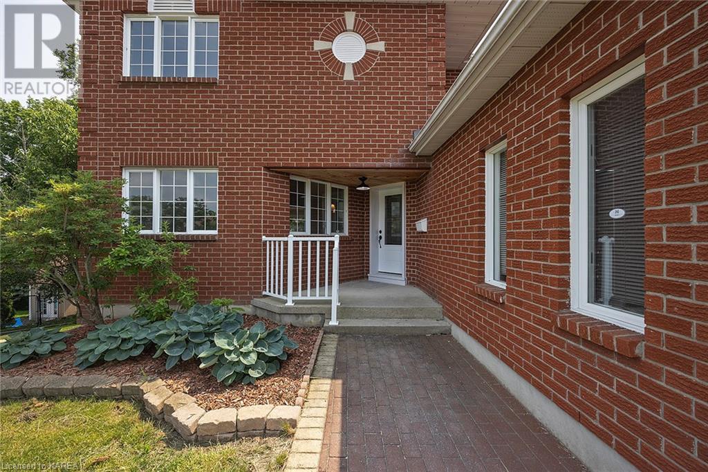 272 FRIARHILL Crescent