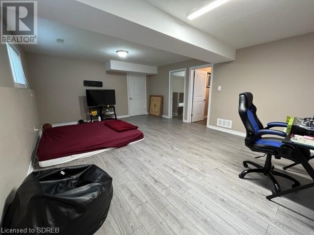 Listing 40480021 - Large Photo # 17