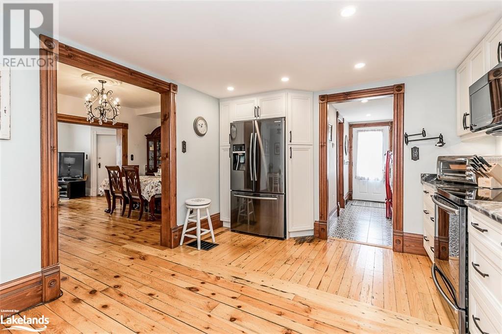 576 DOMINION Avenue