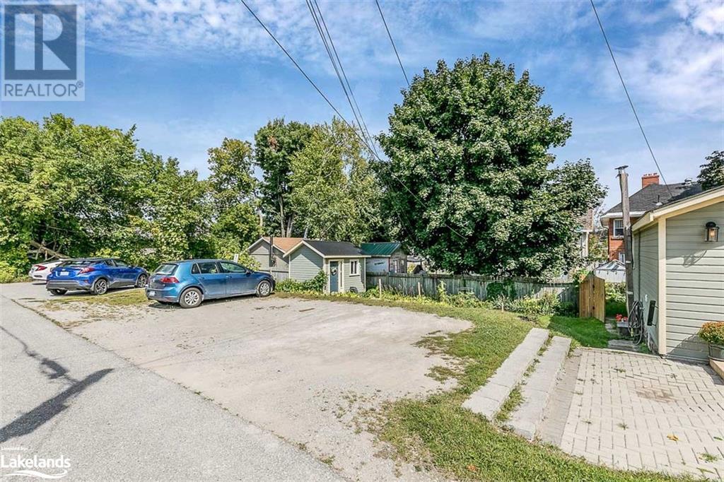 576 DOMINION Avenue