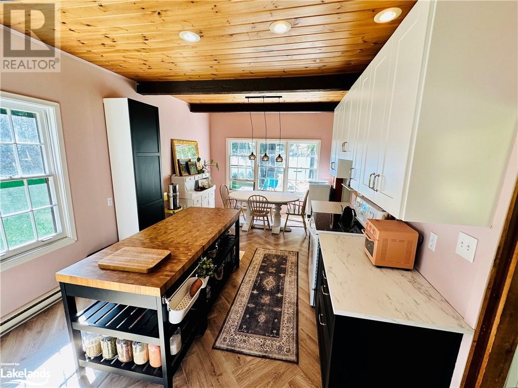 1113 MOON RIVER Road