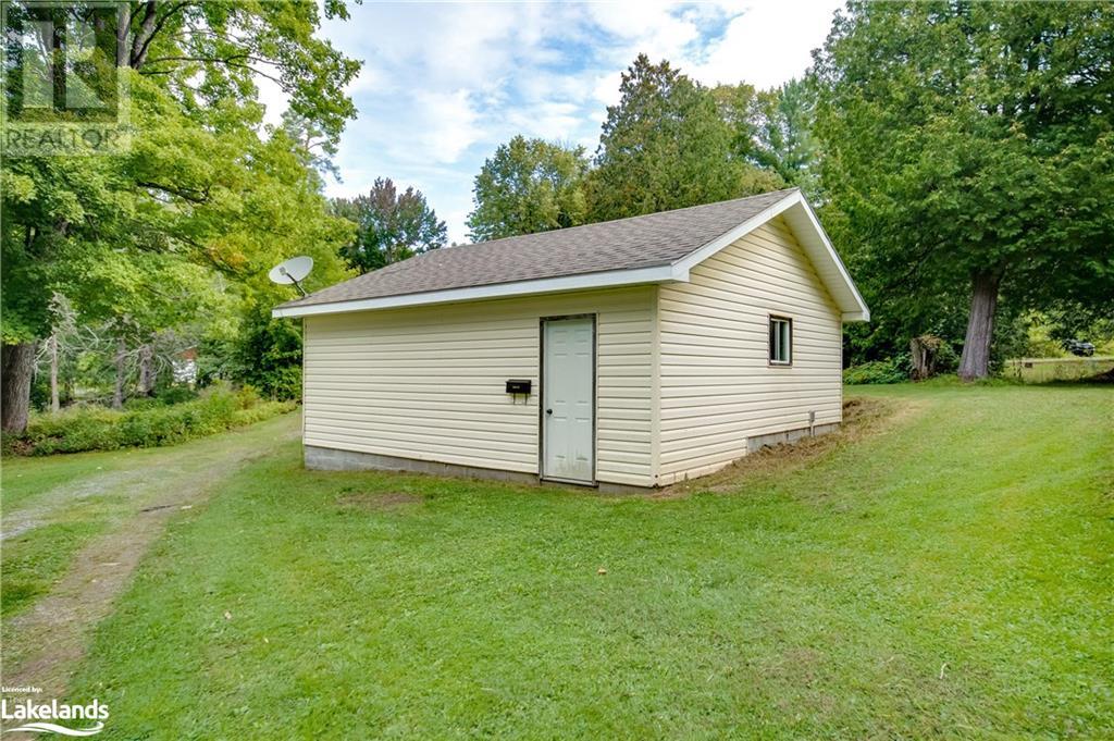 1113 MOON RIVER Road