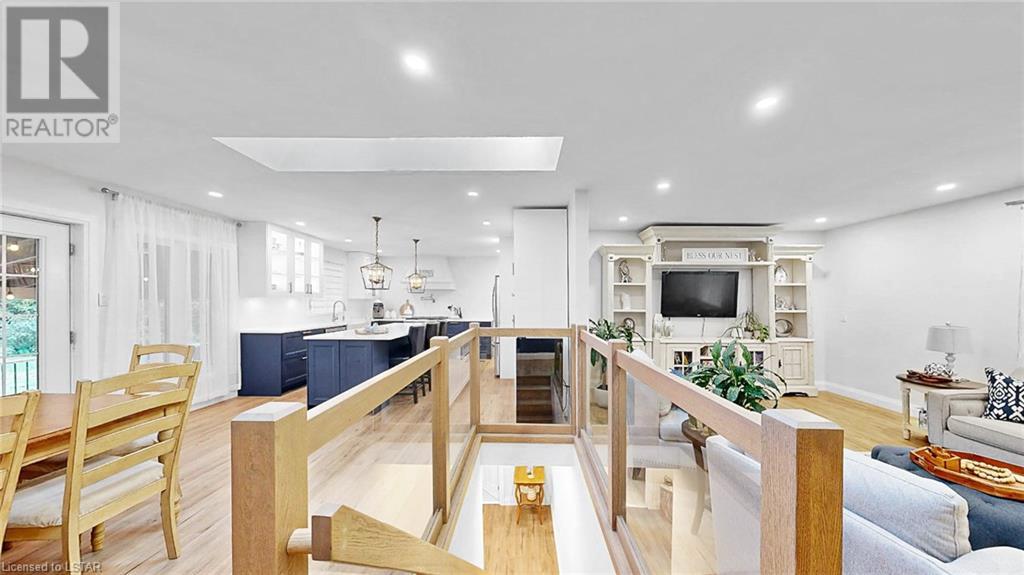 216 OAKCREST Drive