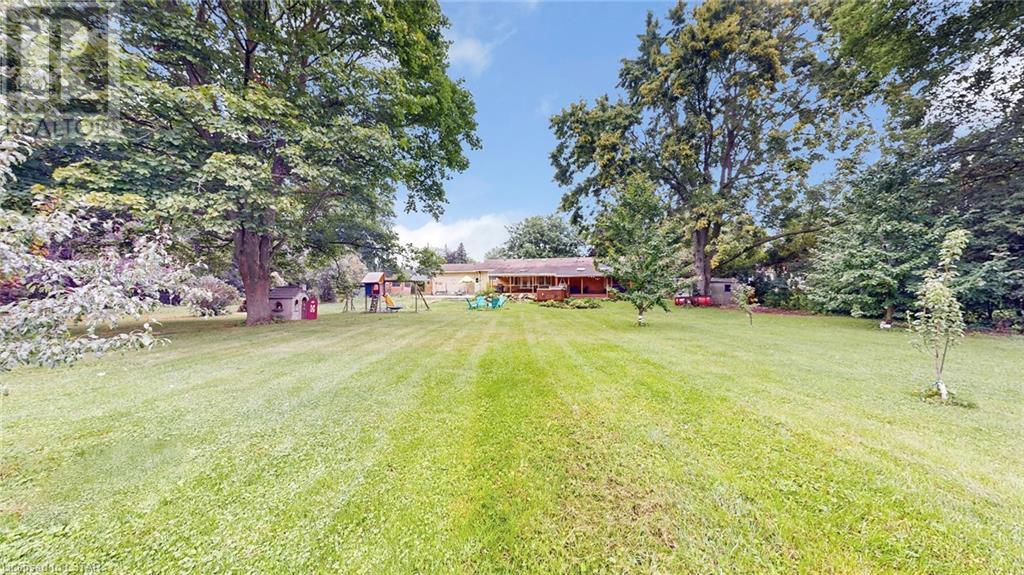 216 OAKCREST Drive