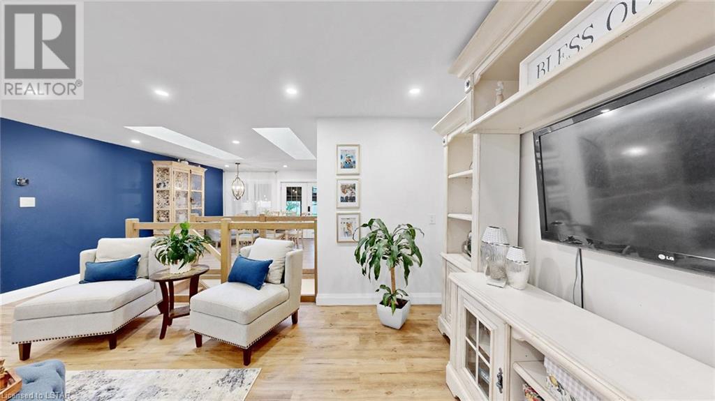 216 OAKCREST Drive