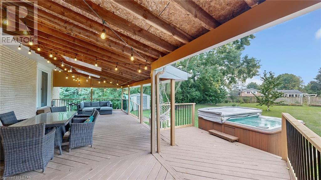 216 OAKCREST Drive