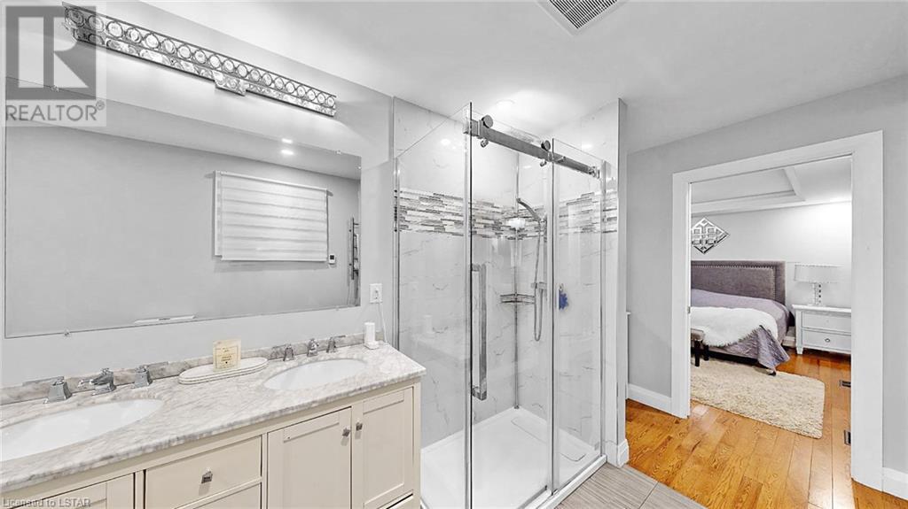 216 OAKCREST Drive
