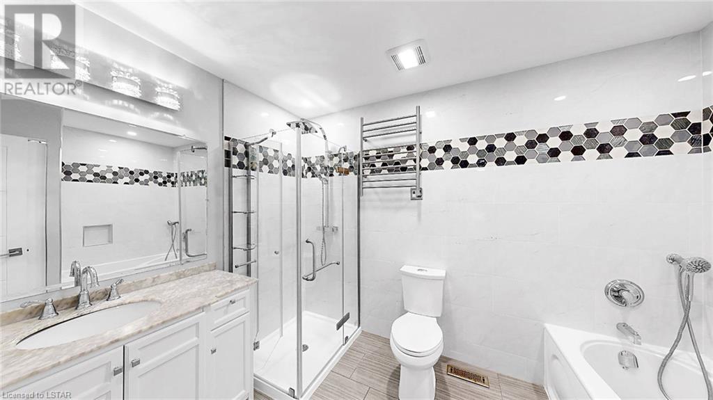 216 OAKCREST Drive