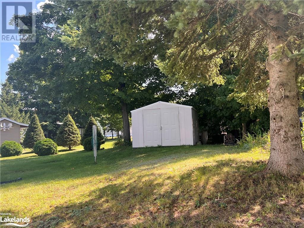 5411 ELLIOTT Side Road Unit# 8