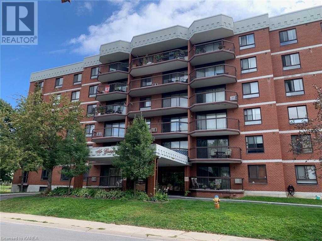 14 GREENVIEW Drive Unit# 403