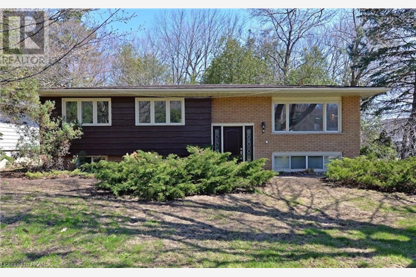 4 WALLIS DRIVE - MAIN FLOOR, Peterborough