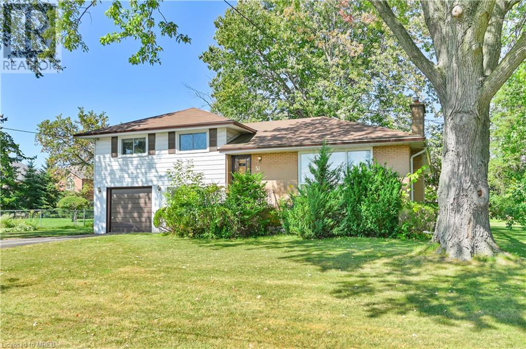 51 CLOVERLEAF Drive