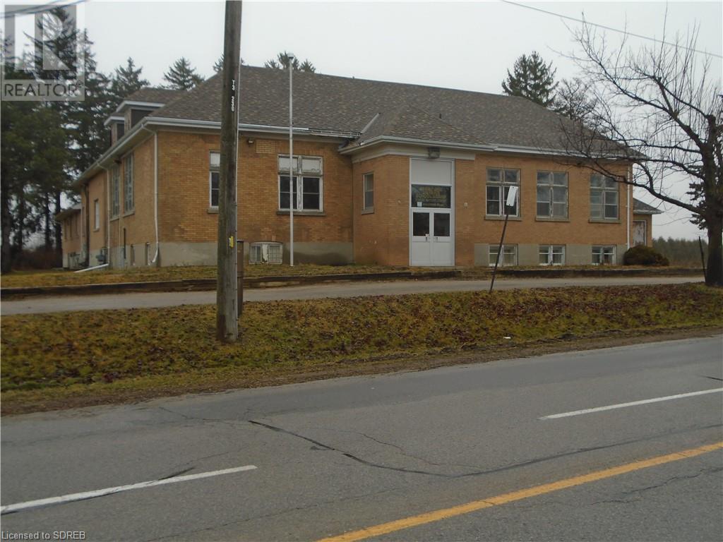 185 HILLCREST Road