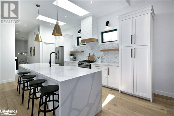 701 SIXTH Street, Collingwood