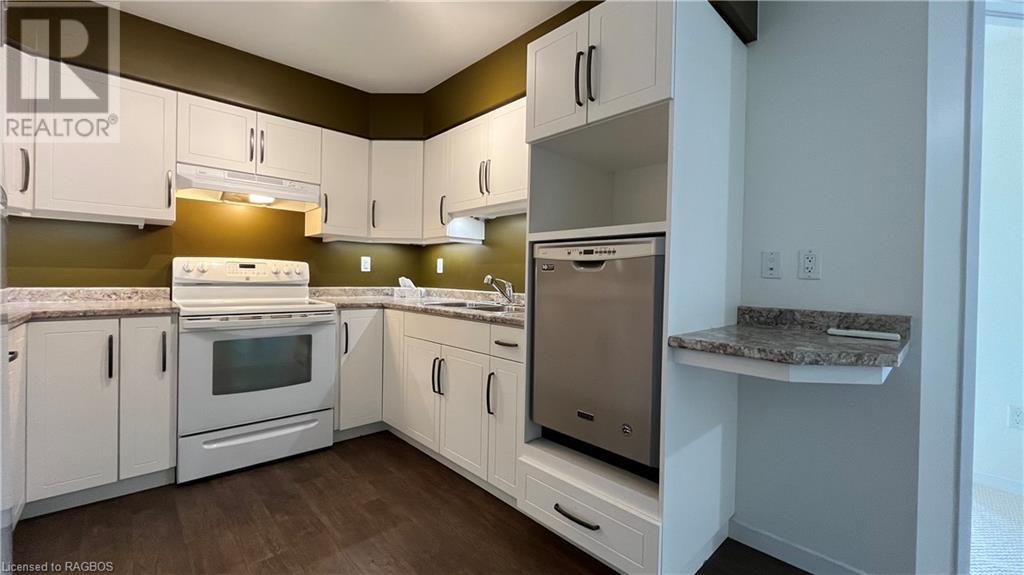 850 ALPHA Street W Unit# 206