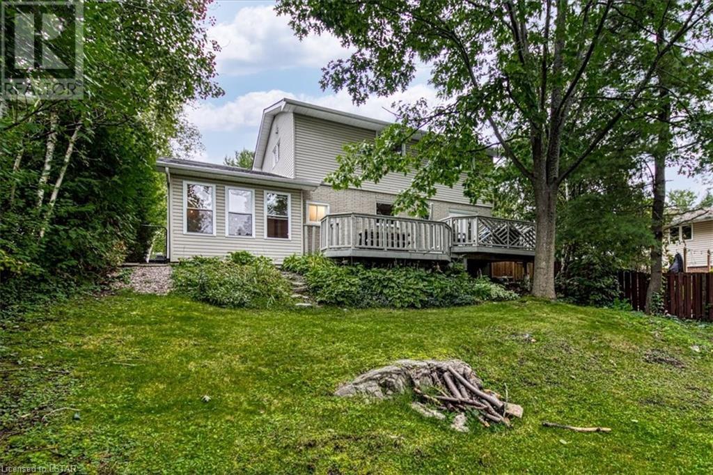 1854 LATIMER Crescent