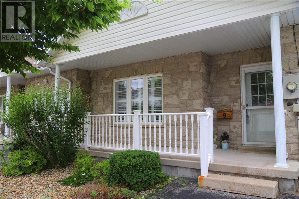33 OLD COUNTRY Drive Unit# 9