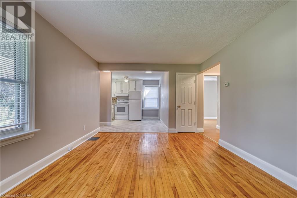 Listing 40482215 - Large Photo # 17