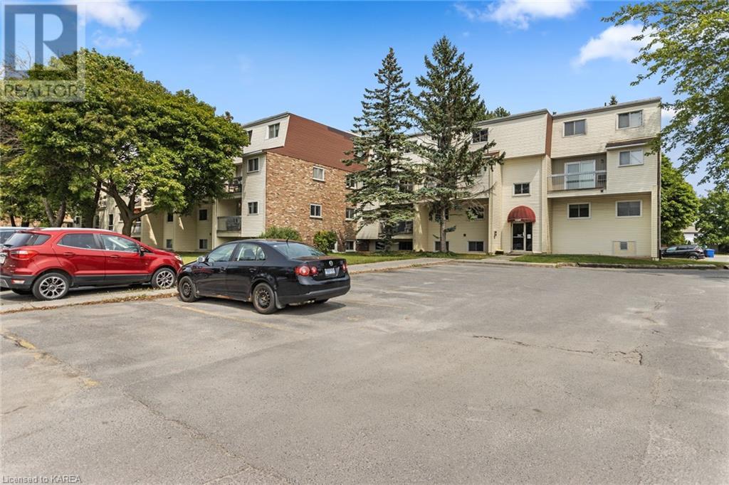 1000 PEMBRIDGE Crescent Unit# 101