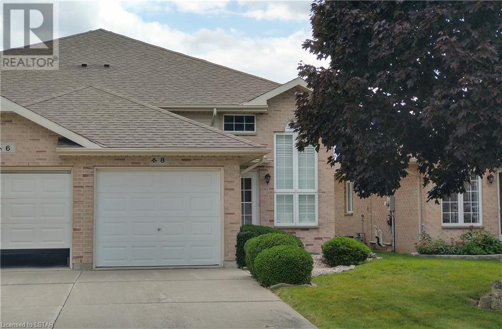 8 VILLA Court