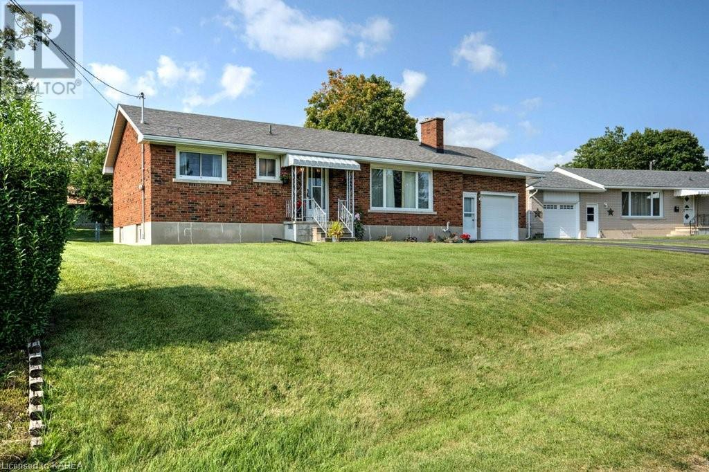 7 SUNSET Crescent