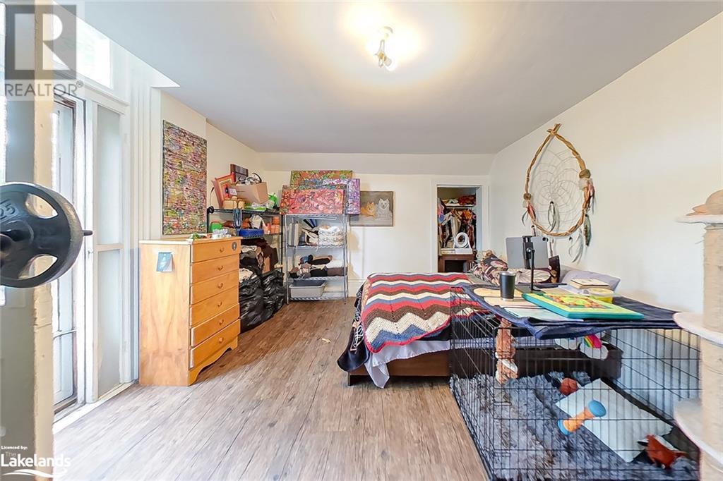 25 ELMA Street S