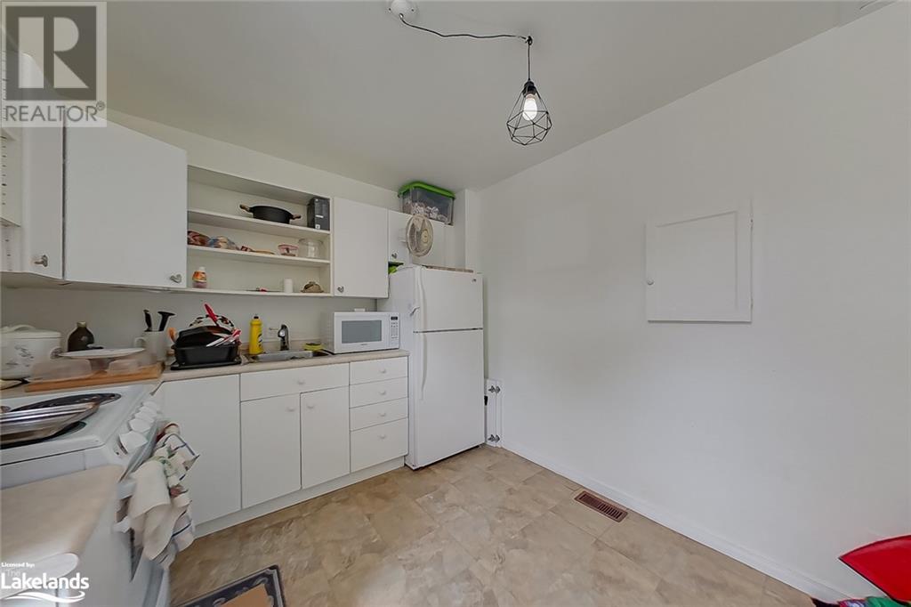 25 ELMA Street S