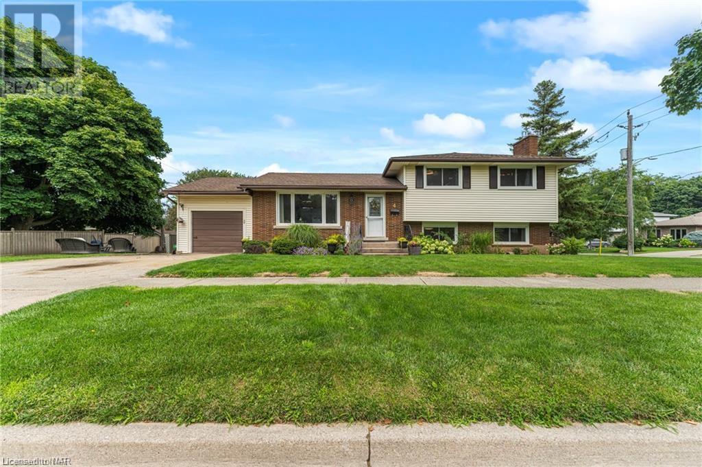 4 TREEVIEW Place