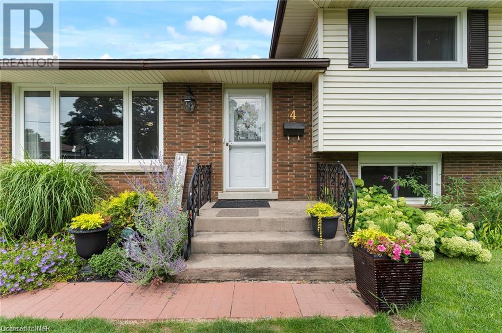 4 TREEVIEW Place