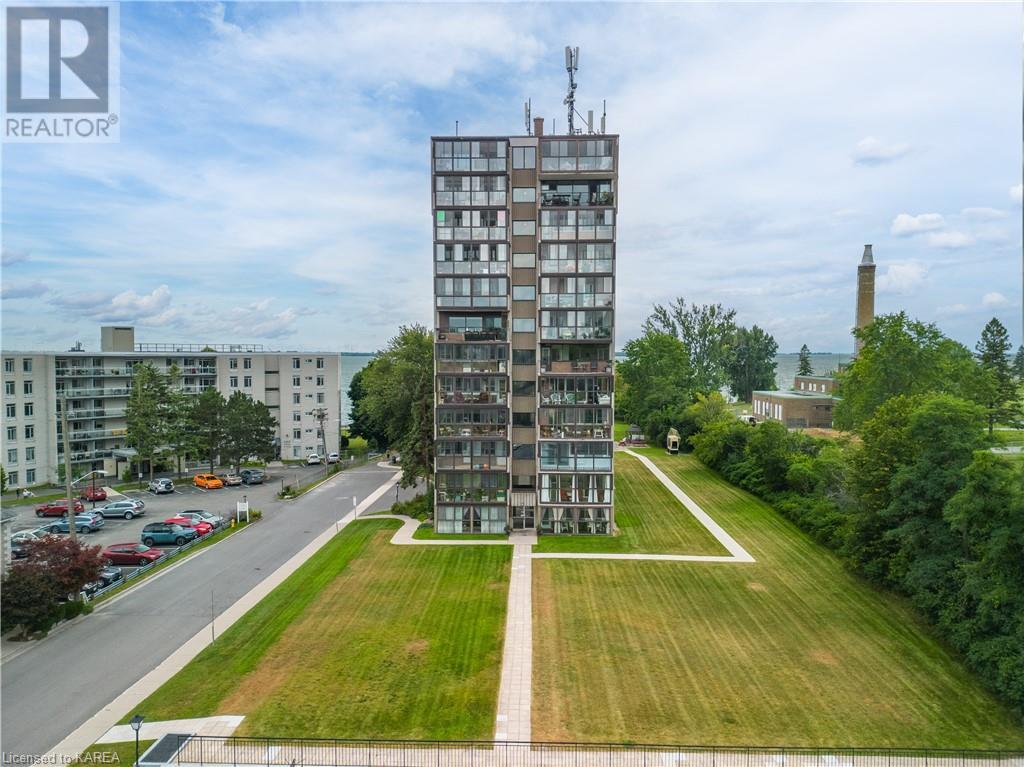 2 MOWAT Avenue Unit# 905