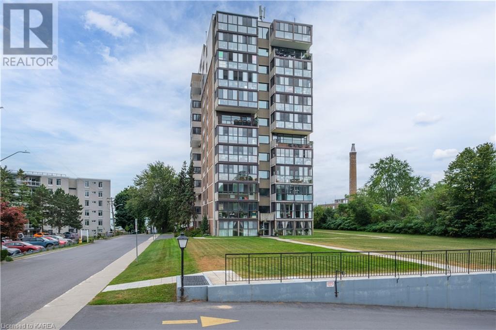 2 MOWAT Avenue Unit# 905
