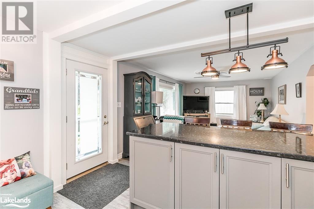 Listing 40484325 - Large Photo # 4