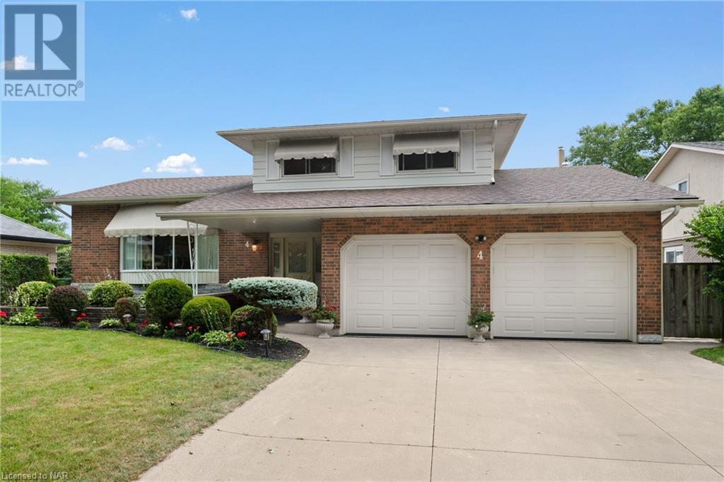 4 ROYAL OAK Drive