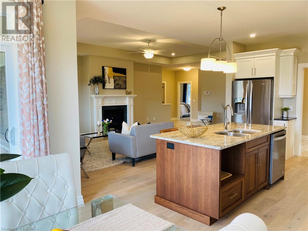 2118 LOCKWOOD Crescent