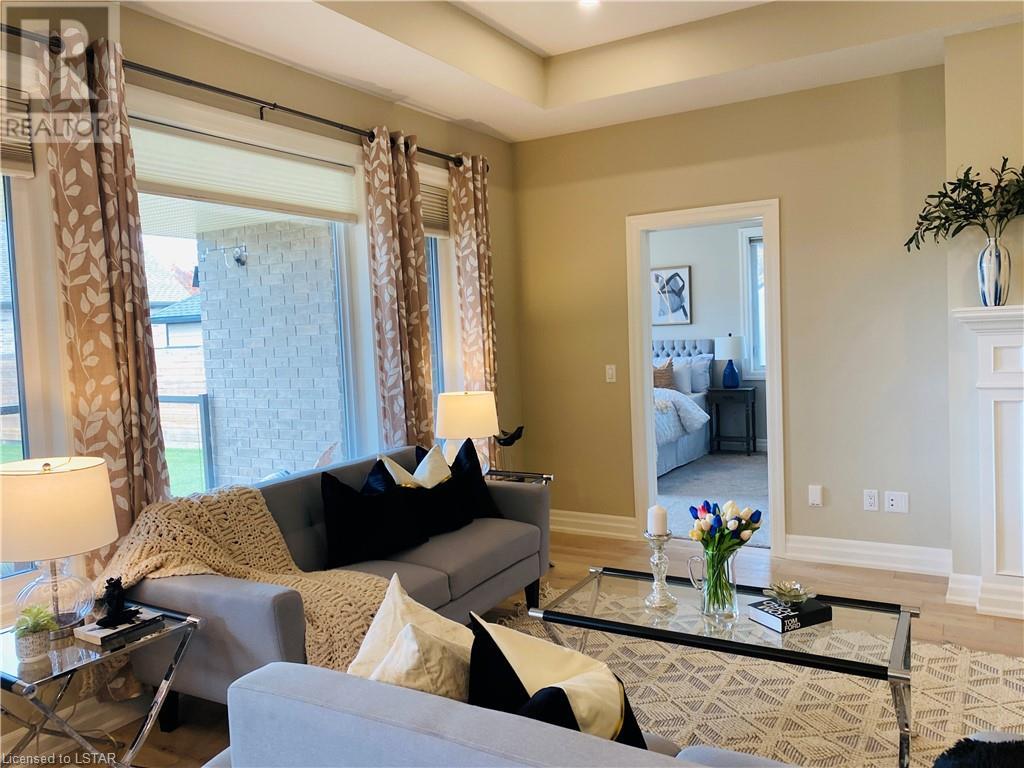 2118 LOCKWOOD Crescent