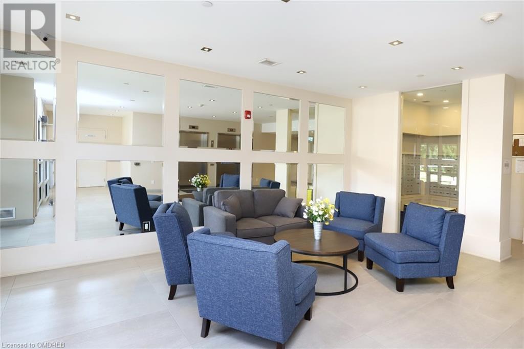 4040 UPPER MIDDLE Road Unit# 211