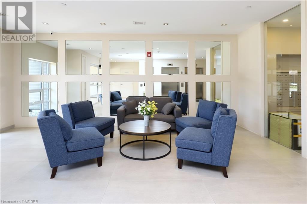 4040 UPPER MIDDLE Road Unit# 211