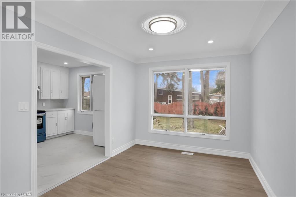 Listing 40484990 - Large Photo # 7