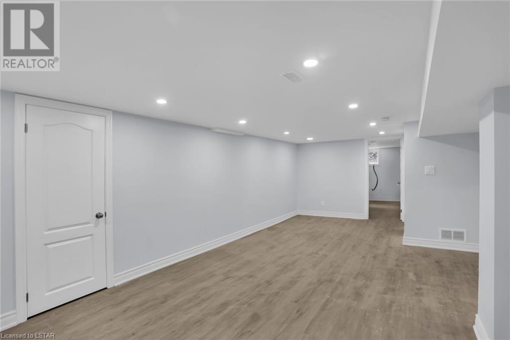 Listing 40484990 - Large Photo # 24
