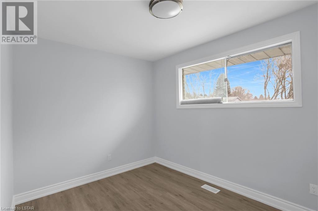 Listing 40484990 - Large Photo # 18