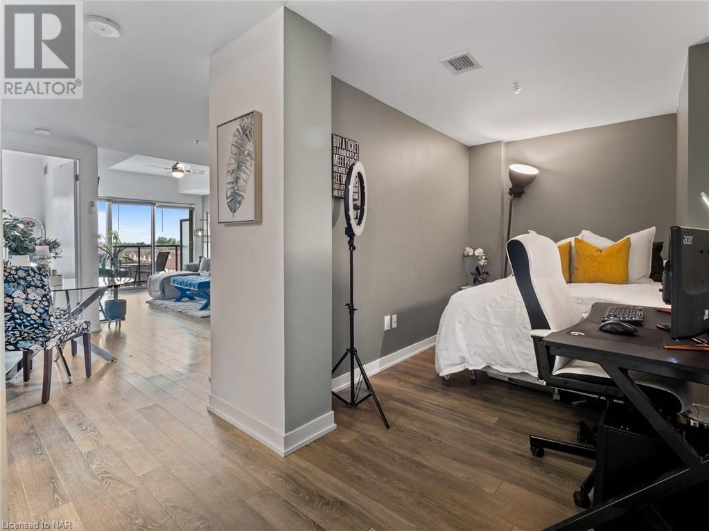 550 NORTH SERVICE Road Unit# 406