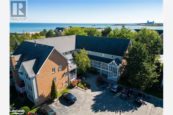 16 RAMBLINGS Way Unit# 81, Collingwood