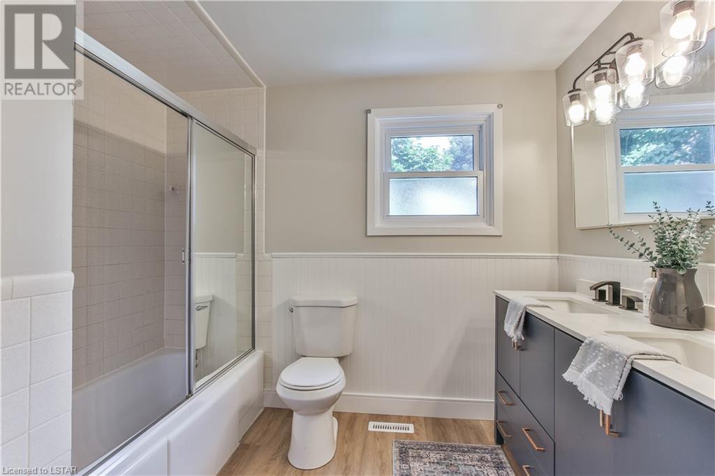 Listing 40485780 - Large Photo # 33