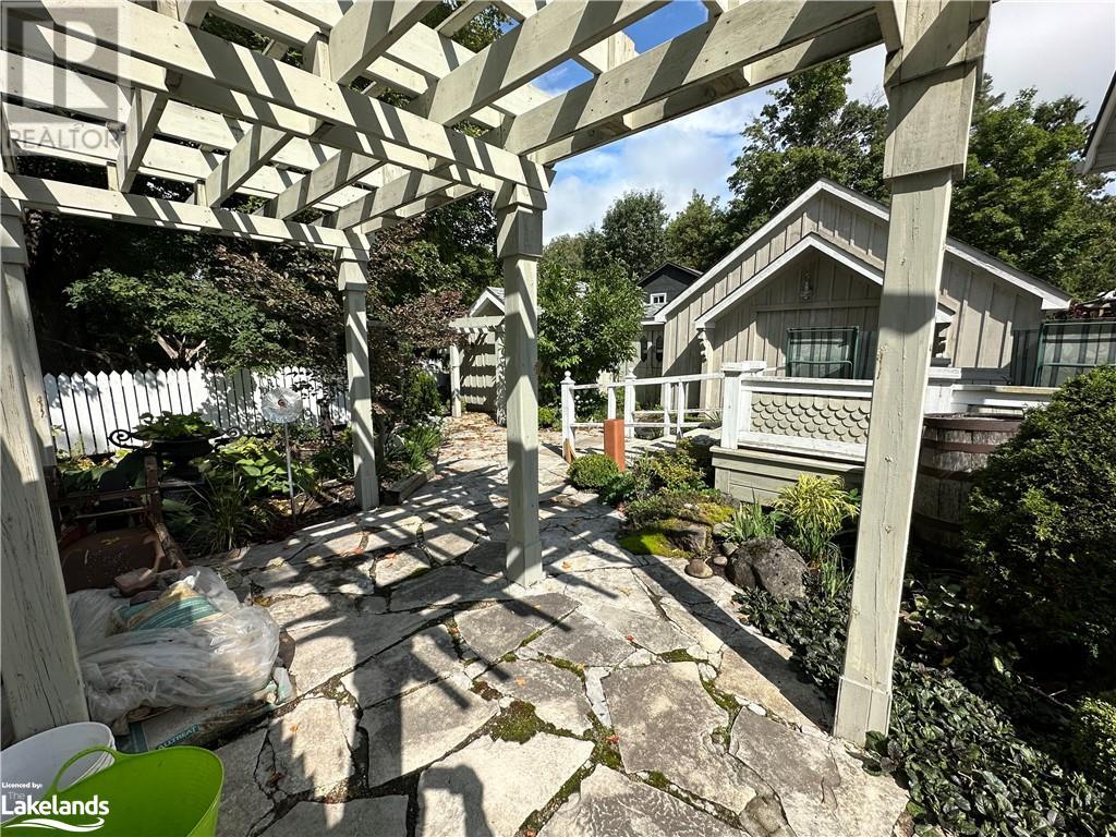204 WEIR Street