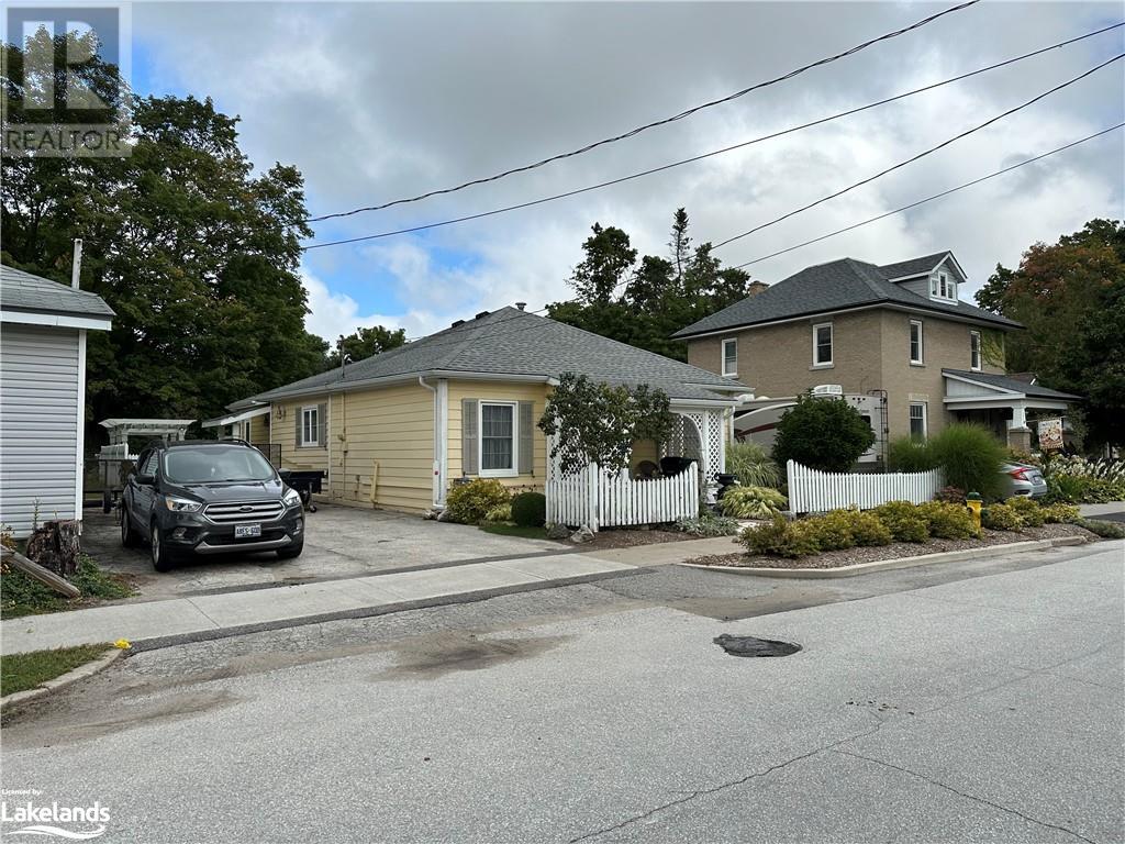 204 WEIR Street