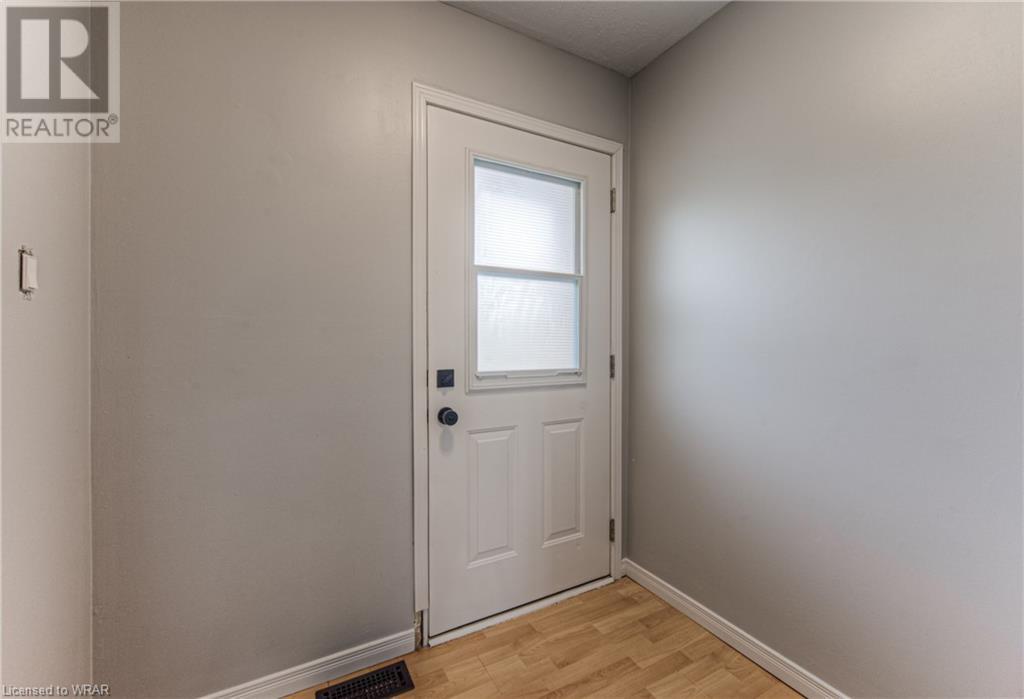 Listing 40485800 - Large Photo # 4