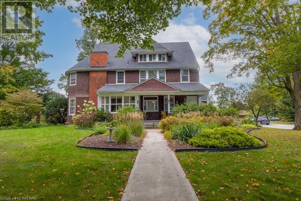 209 VANSITTART Avenue