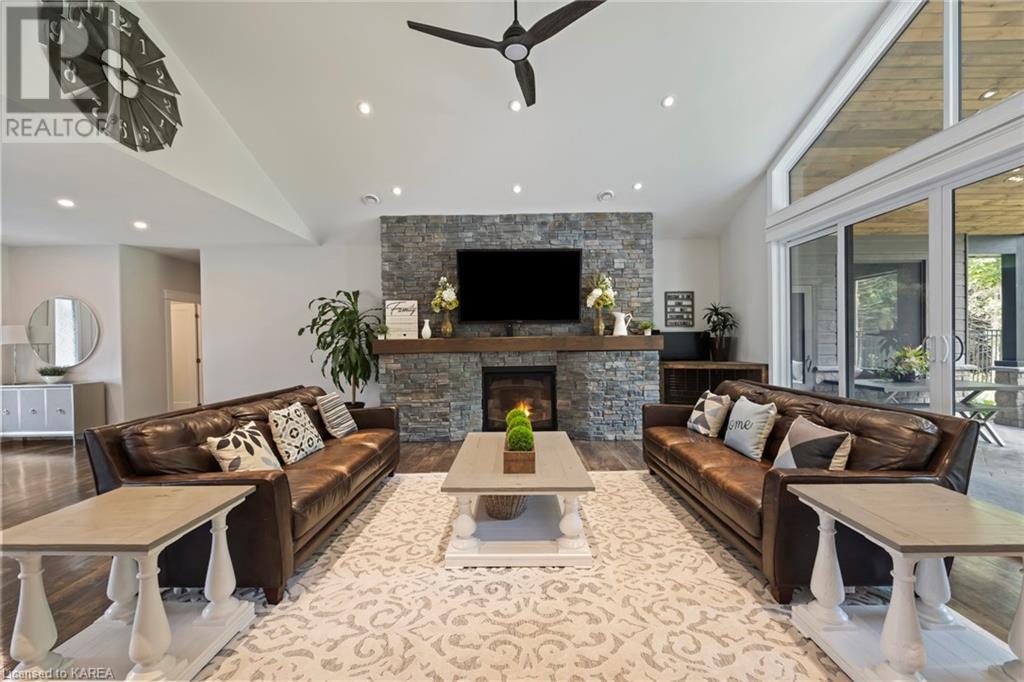 1080 APPLEWOOD Lane