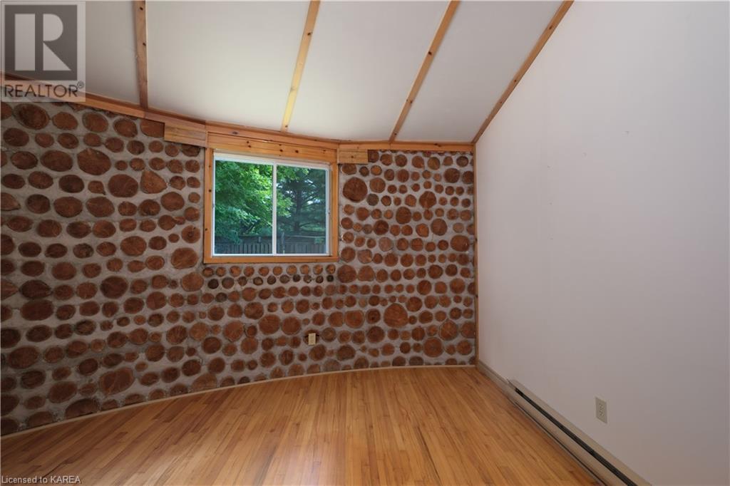 851 RIDEAUWOOD Lane